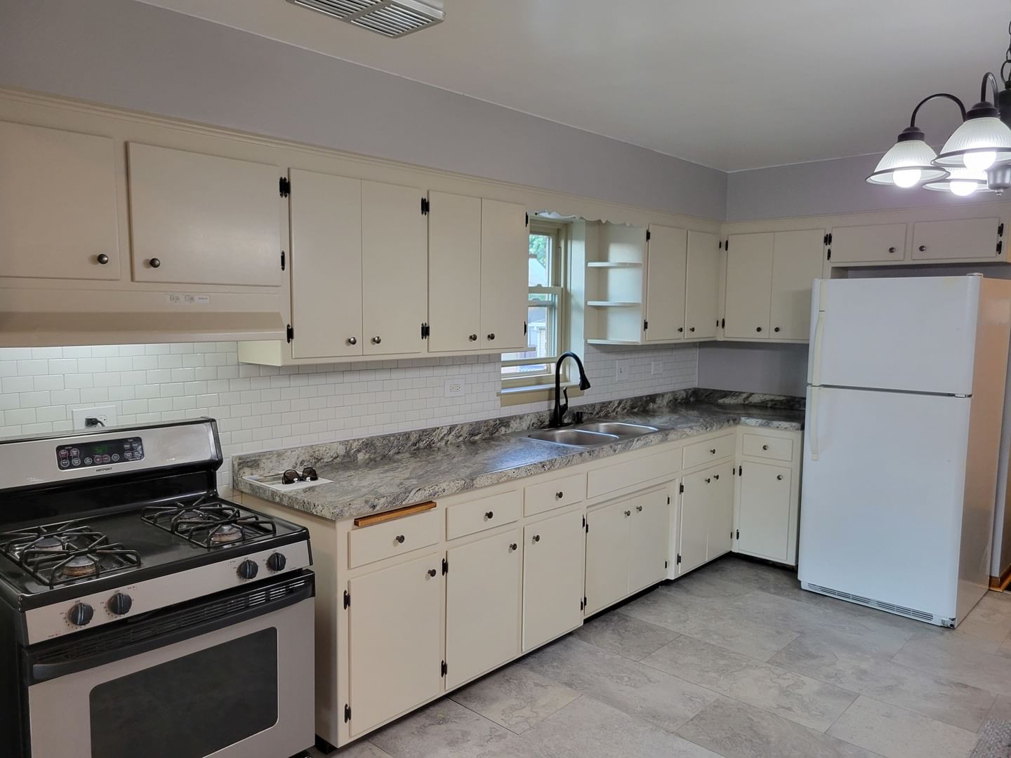 3213 Cuyler Avenue, Berwyn, IL 60402 — kitchen view