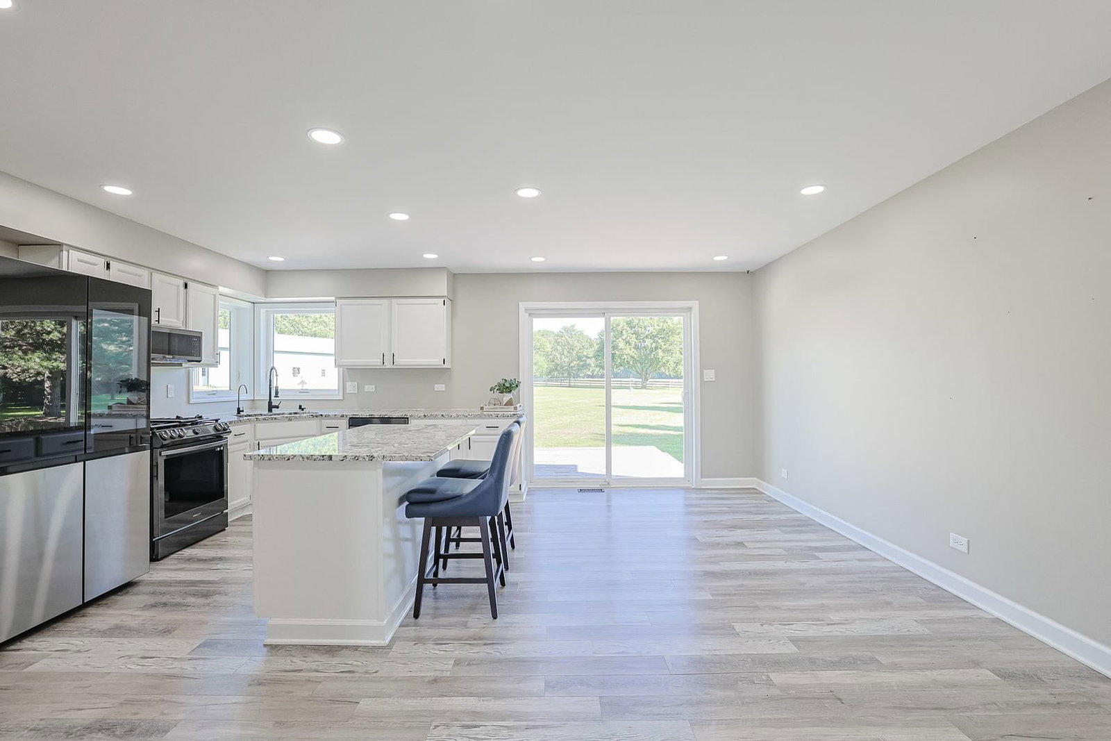 6805 Johnsburg Road, Spring Grove, IL 60081 — kitchen view