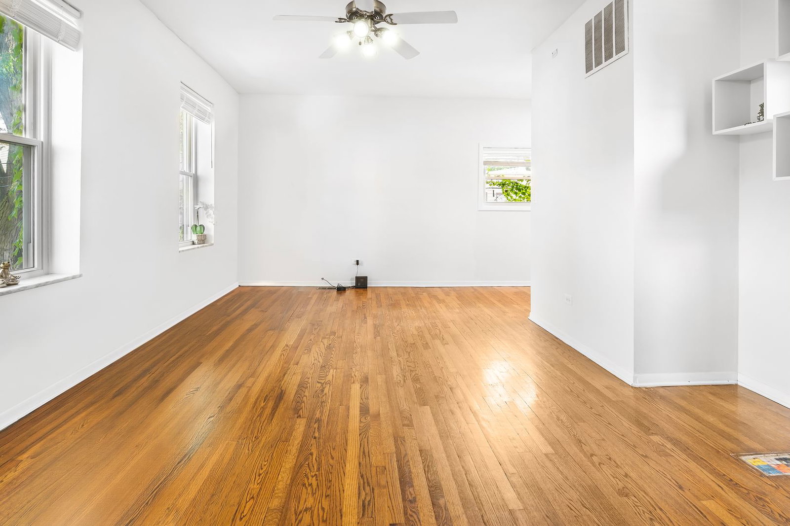 1337 W Flournoy Street #2R, Chicago, IL 60607 — exterior view