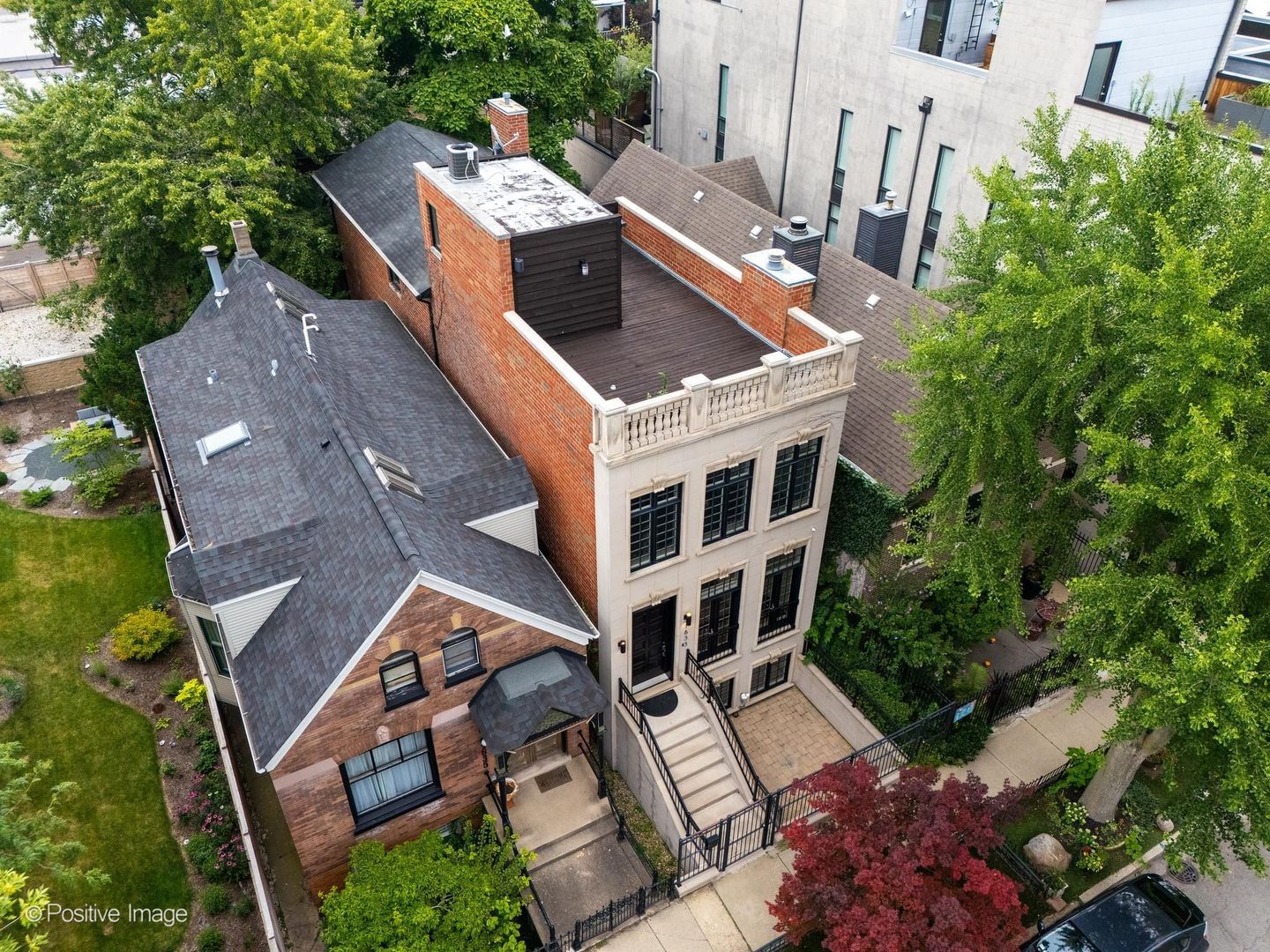 1633 N Wolcott Avenue, Chicago, IL 60622 — exterior view