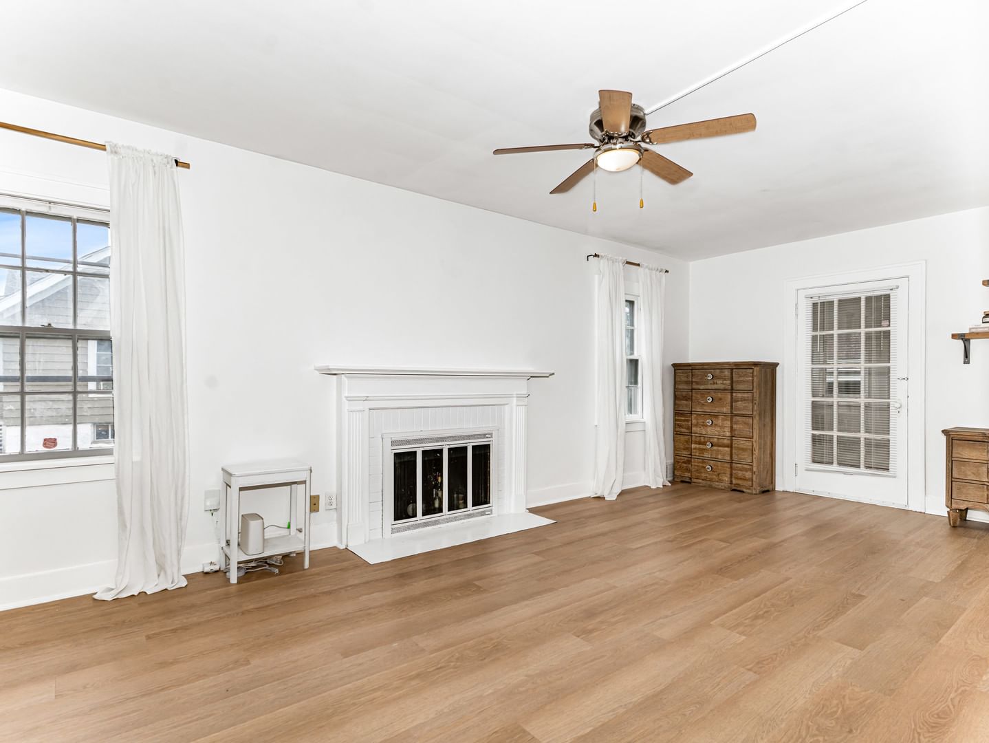 1029 Front Street, Aurora, IL 60505 — kitchen view