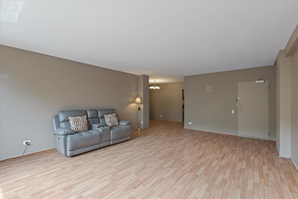 5530 S South Shore Drive #3B, Chicago, IL 60637 — kitchen view