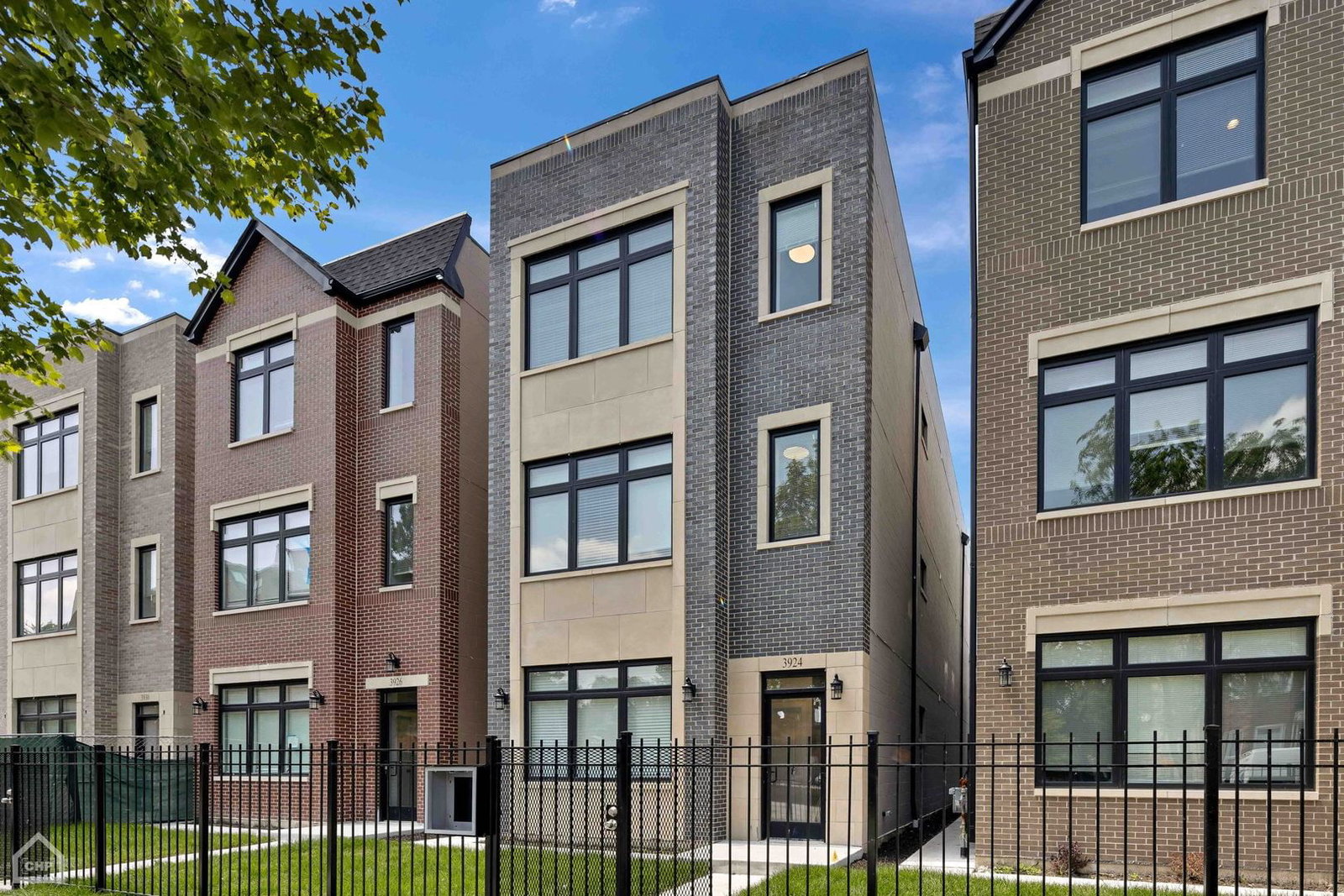 3920-34 S Calumet Avenue, Chicago, IL 60653 — exterior view
