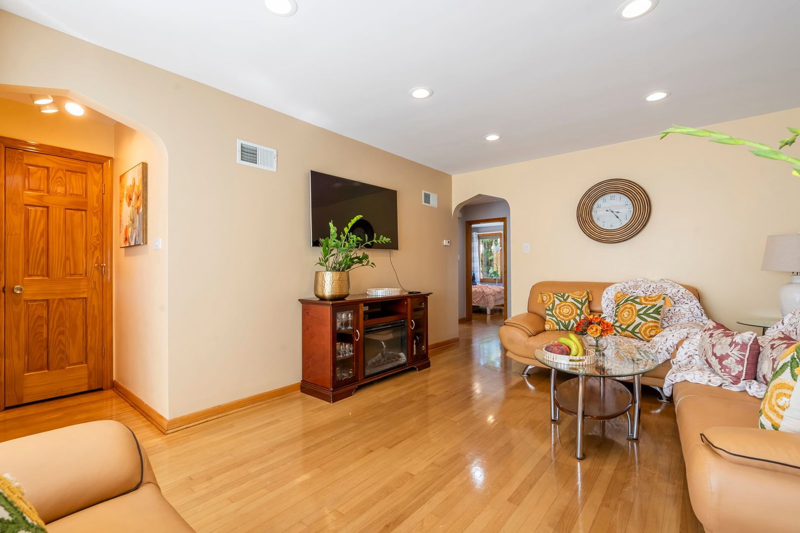 4833 N Moody Avenue, Chicago, IL 60630 — kitchen view