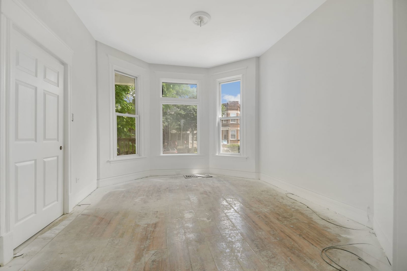 210 N Laramie Avenue, Chicago, IL 60644 — exterior view