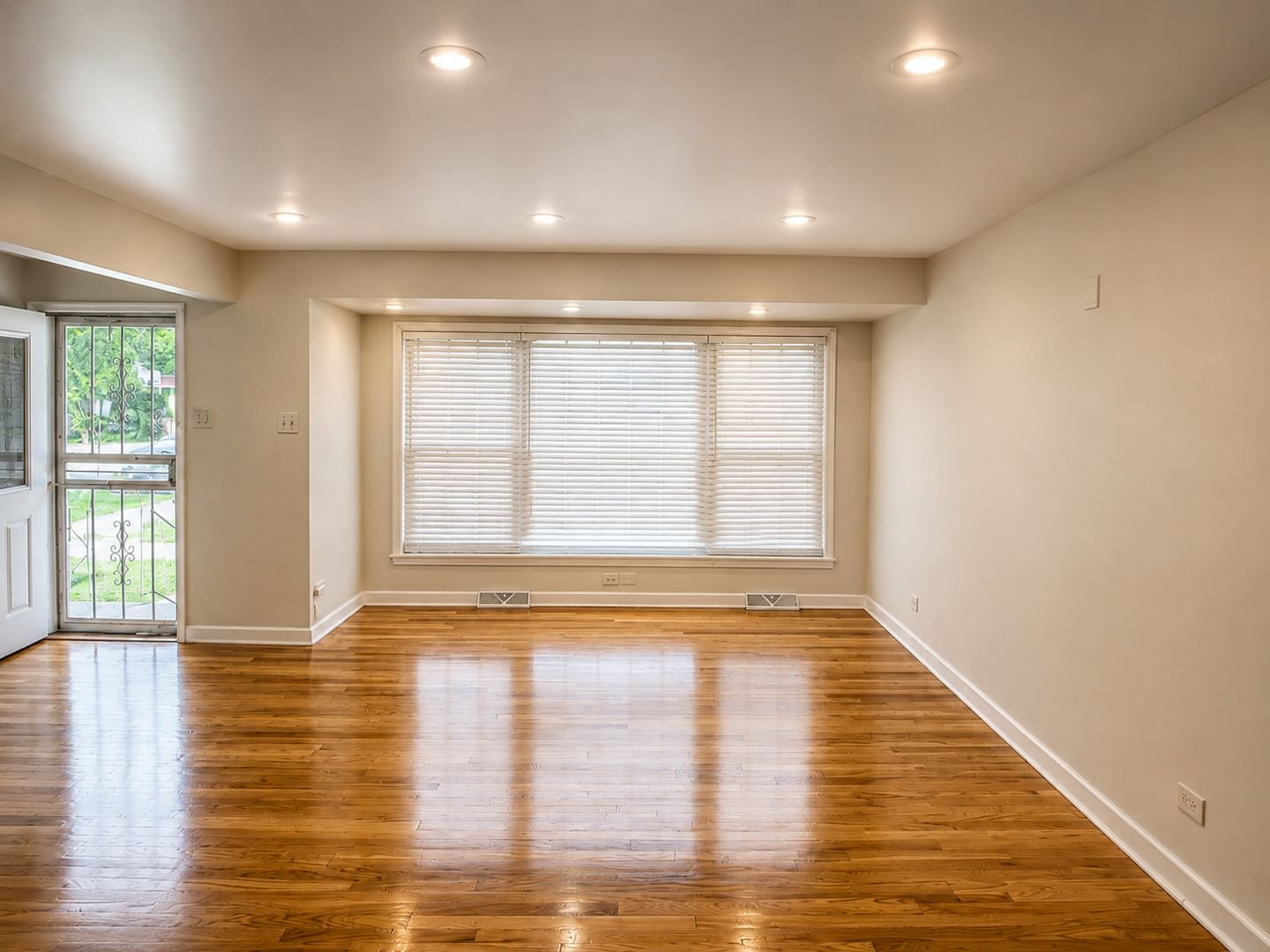 8124 S Wabash Avenue, Chicago, IL 60619 — exterior view