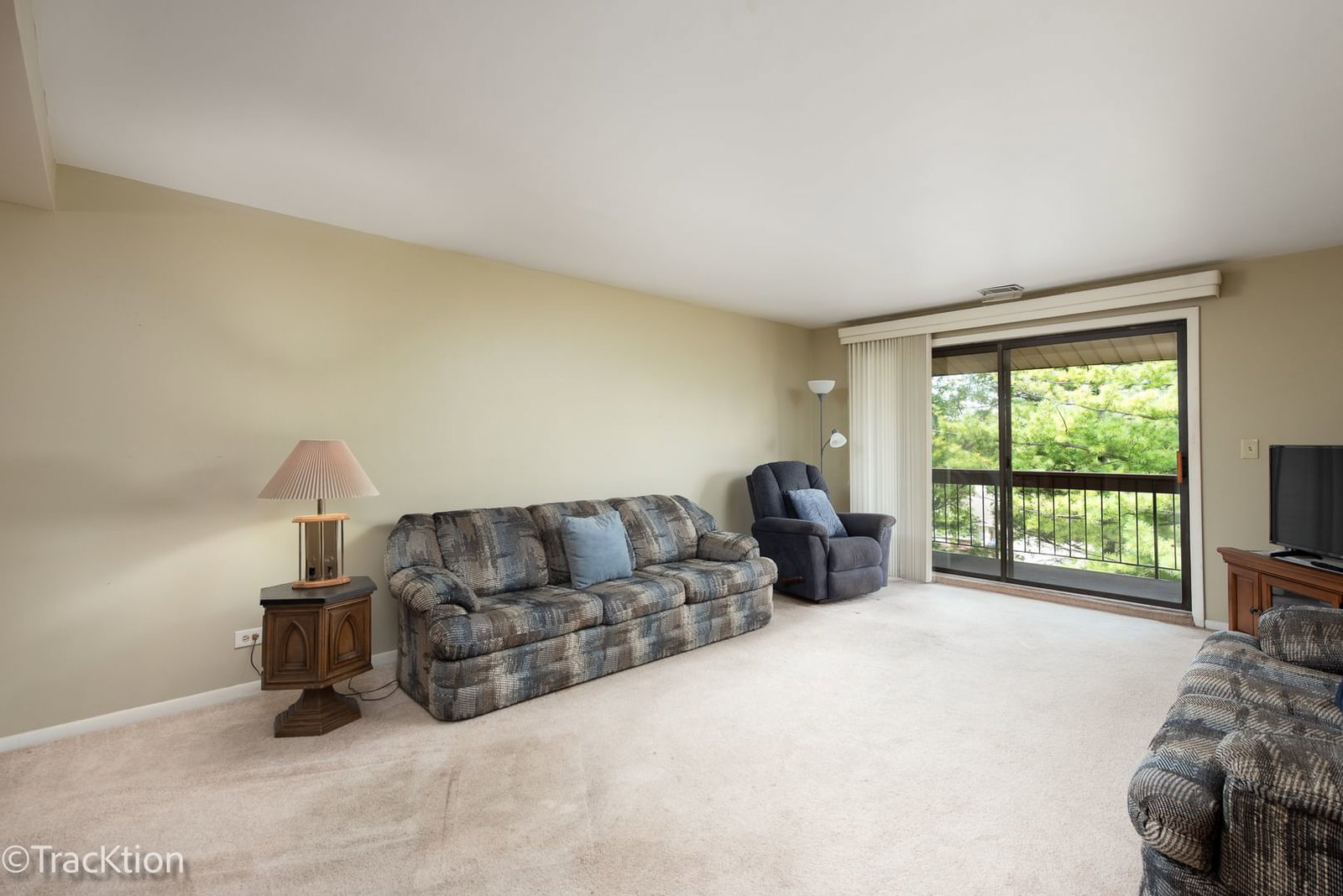 7525 Nantucket Drive #405, Darien, IL 60561 — exterior view