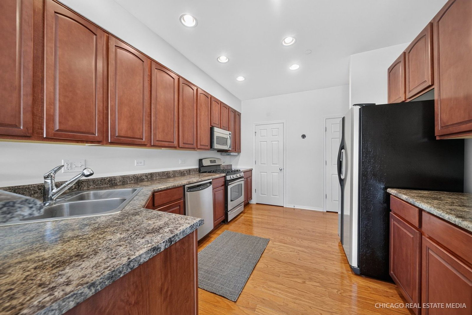 9956 Cummings Street, Huntley, IL 60142 — living view