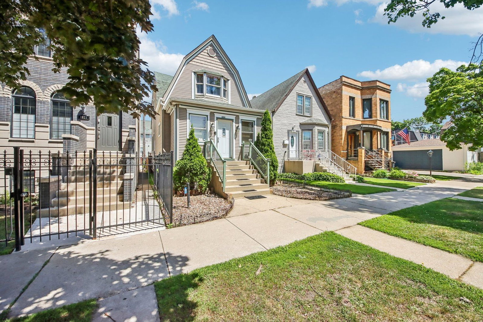 3819 N Kilpatrick Avenue, Chicago, IL 60641 — kitchen view