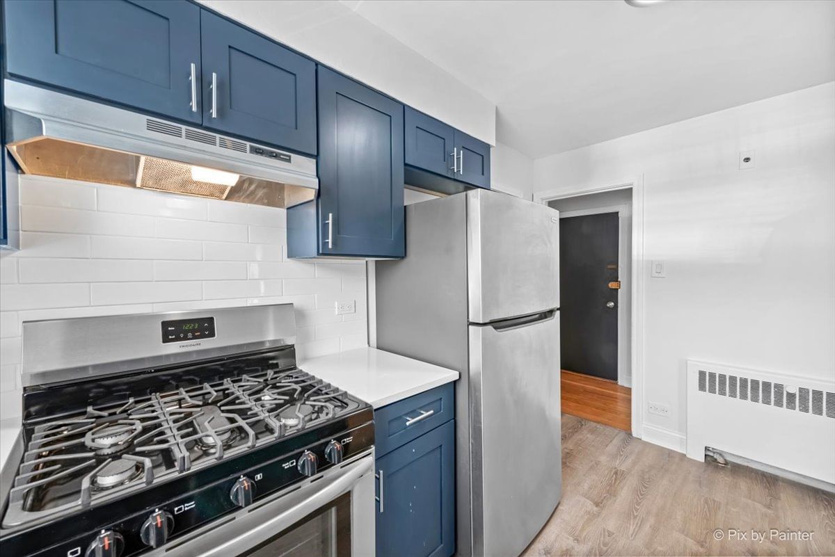 2719 W Berwyn Avenue #2, Chicago, IL 60625 — living view