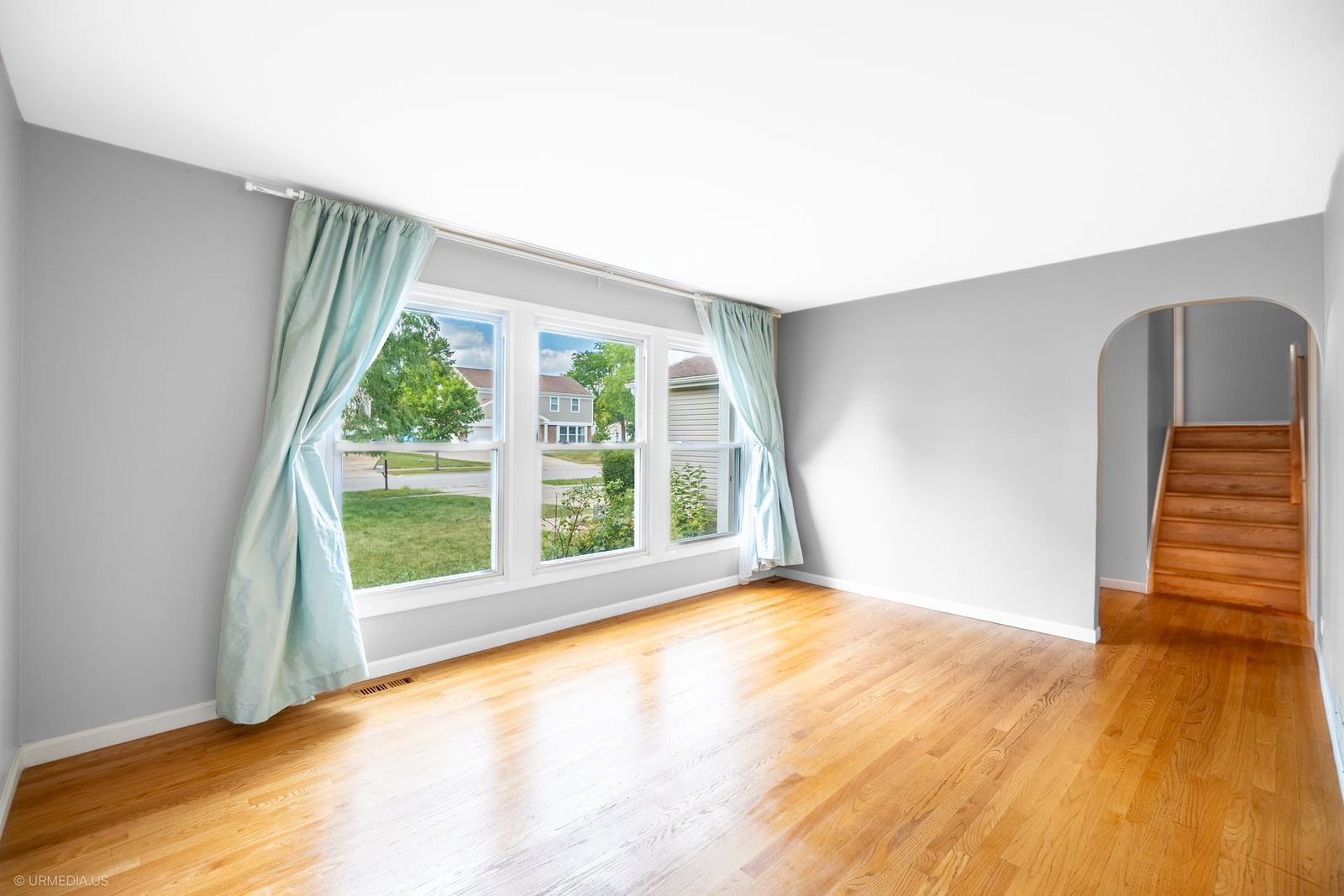 2122 Kensington Drive, Schaumburg, IL 60194 — exterior view