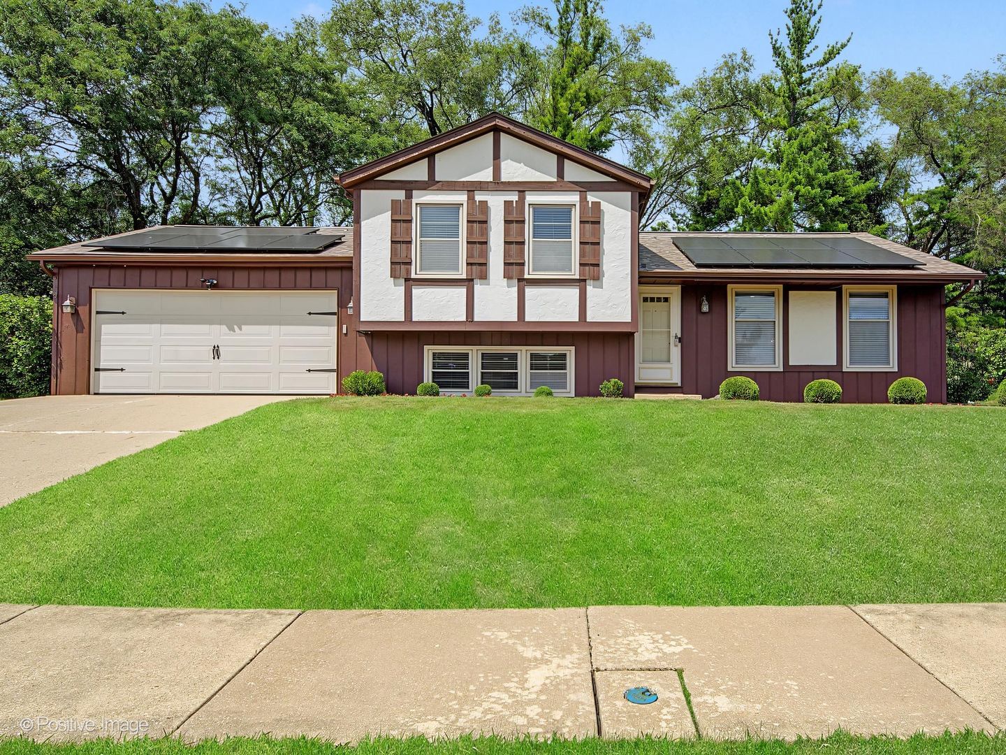 800 Marston Avenue, Glen Ellyn, IL 60137 — exterior front view