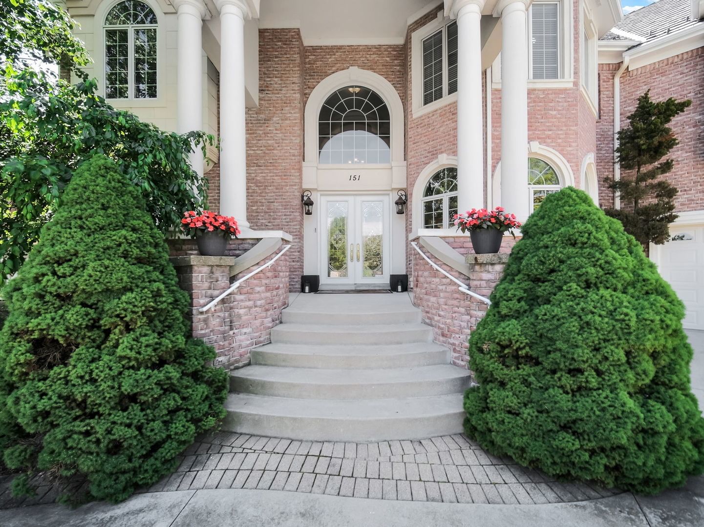 151 Palmer Circle, Vernon Hills, IL 60061 — kitchen view