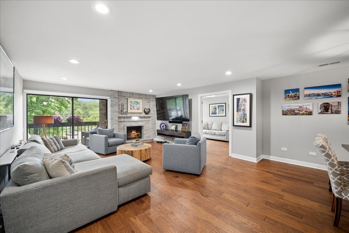 3741 Mission Hills Road #208, Northbrook, IL 60062 — kitchen view
