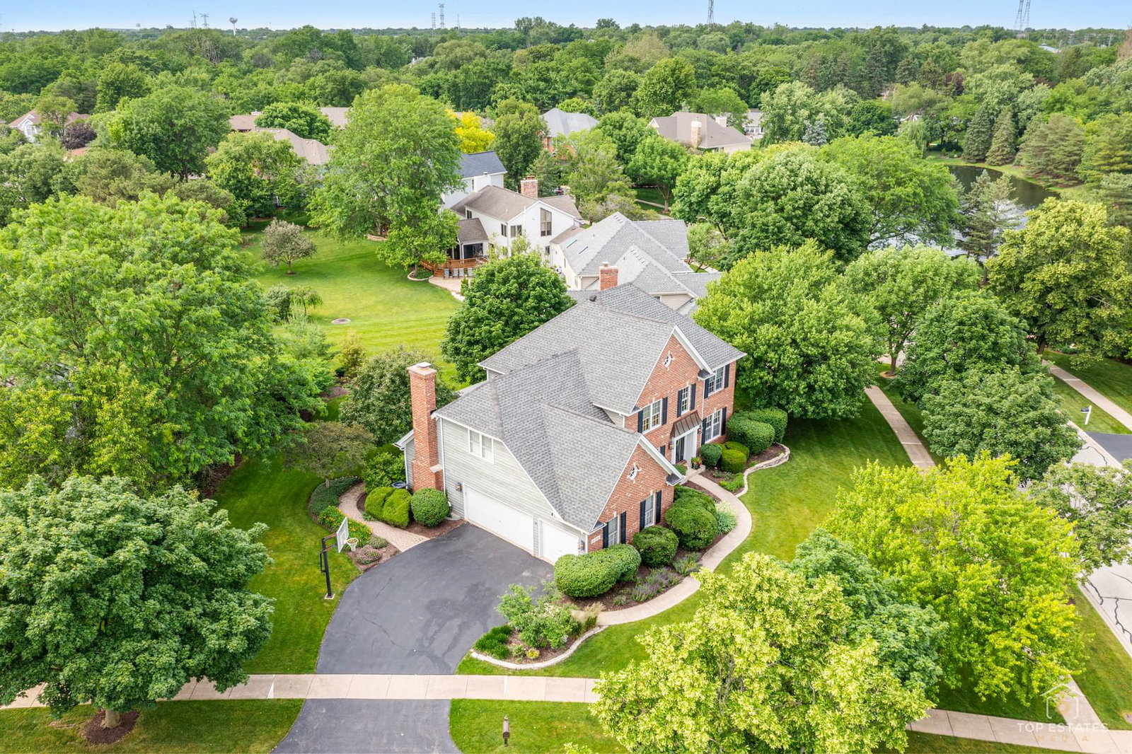 158 Derby Glen Drive, Glen Ellyn, IL 60137 — exterior view