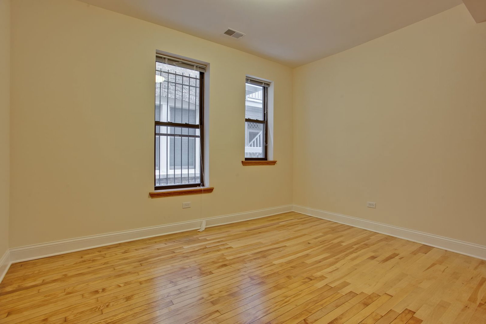 5419 S Hyde Park Boulevard #2, Chicago, IL 60615 — exterior view