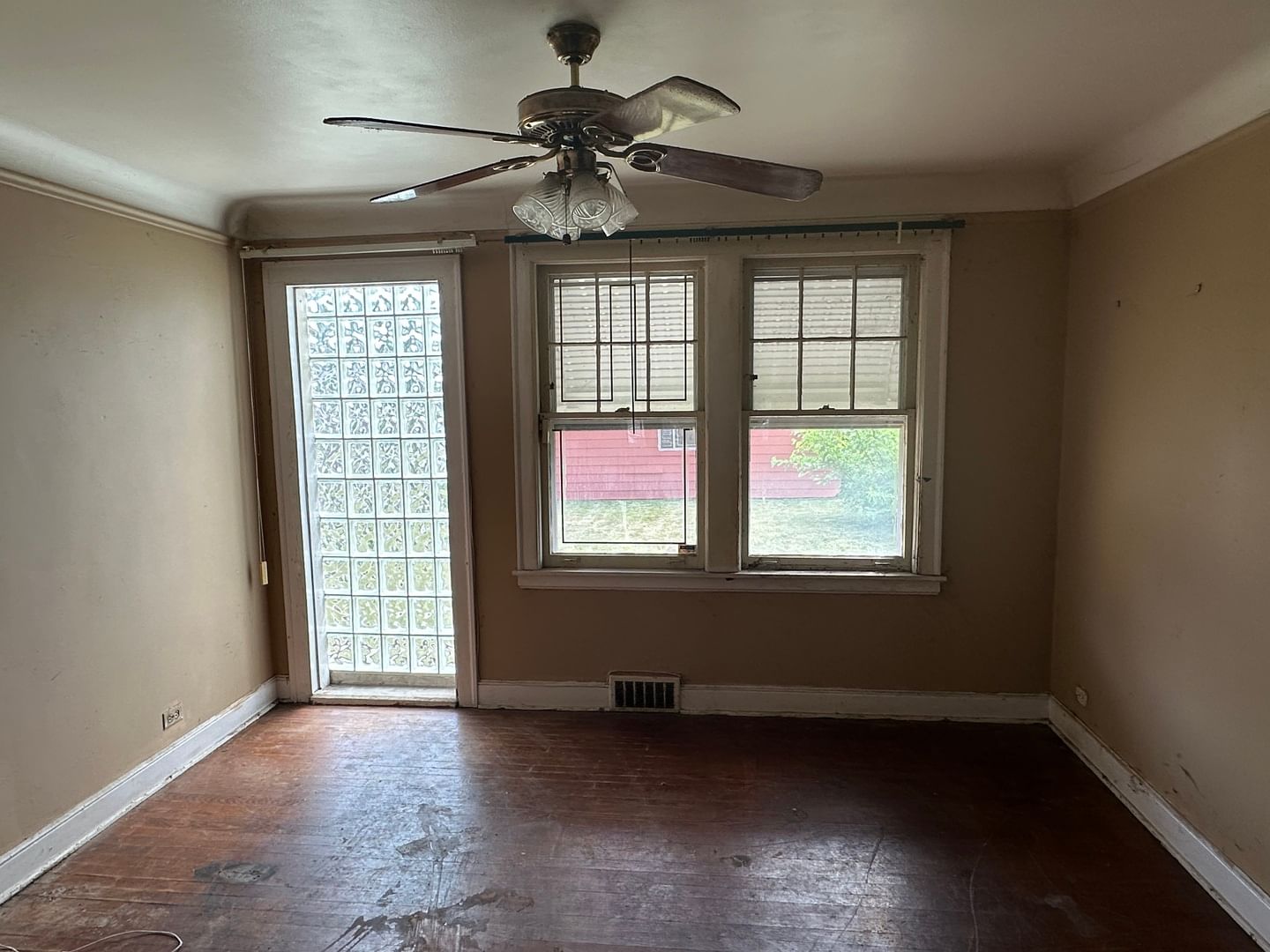 8433 S Wolcott Avenue, Chicago, IL 60620 — kitchen view