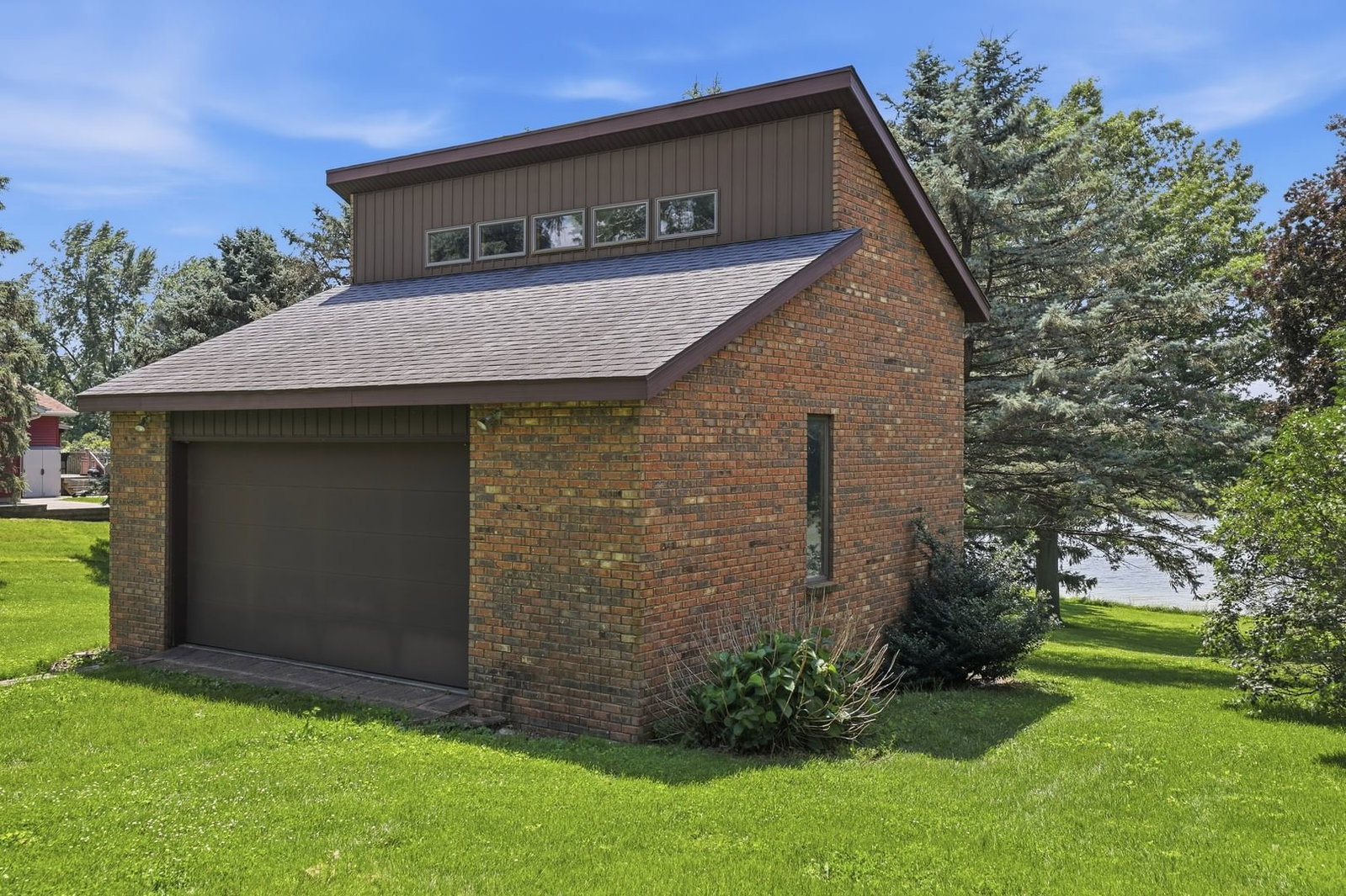 15721 Lakeside Drive, Sterling, IL 61081 — kitchen view