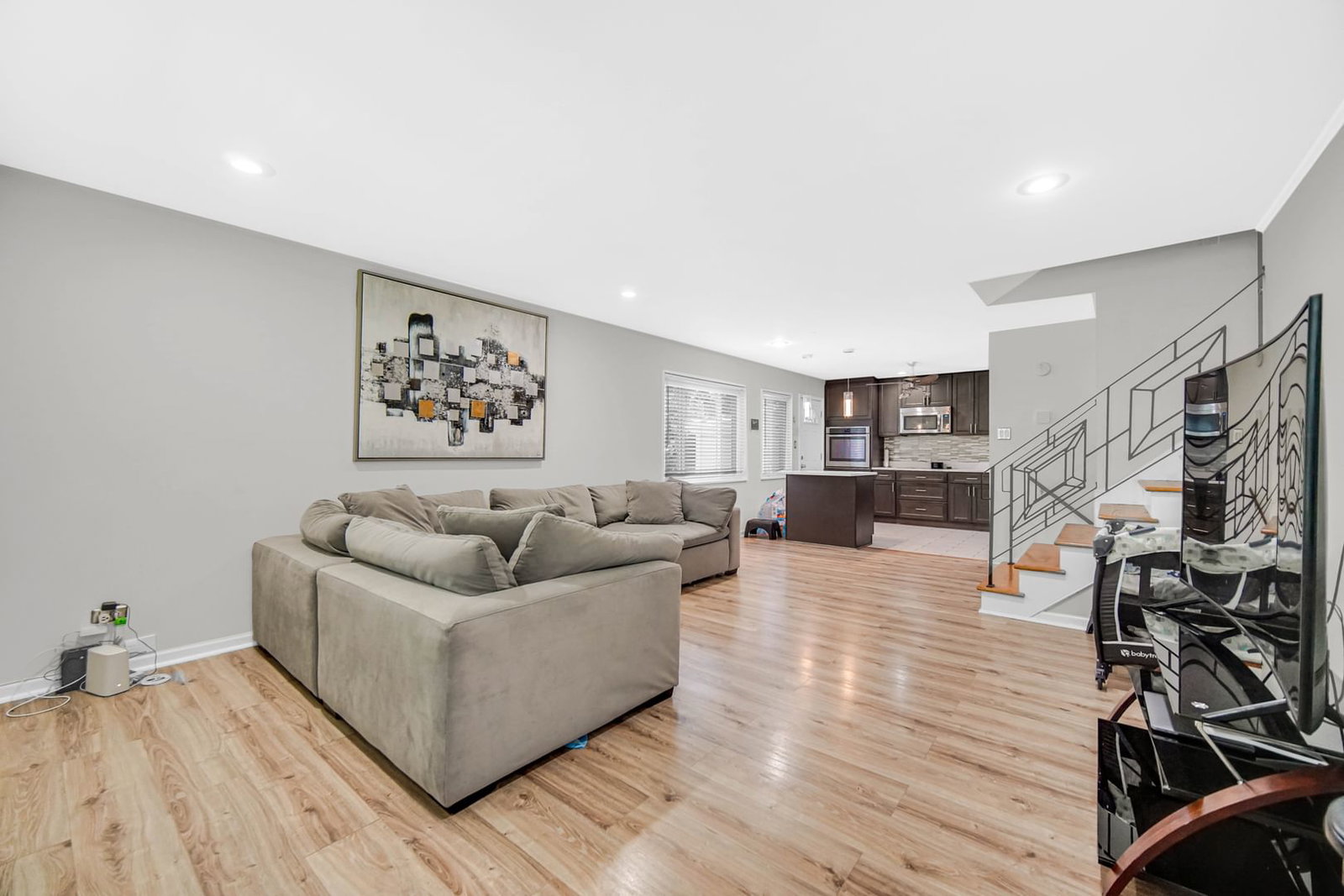199 Westwood Drive, Park Forest, IL 60466 — living view