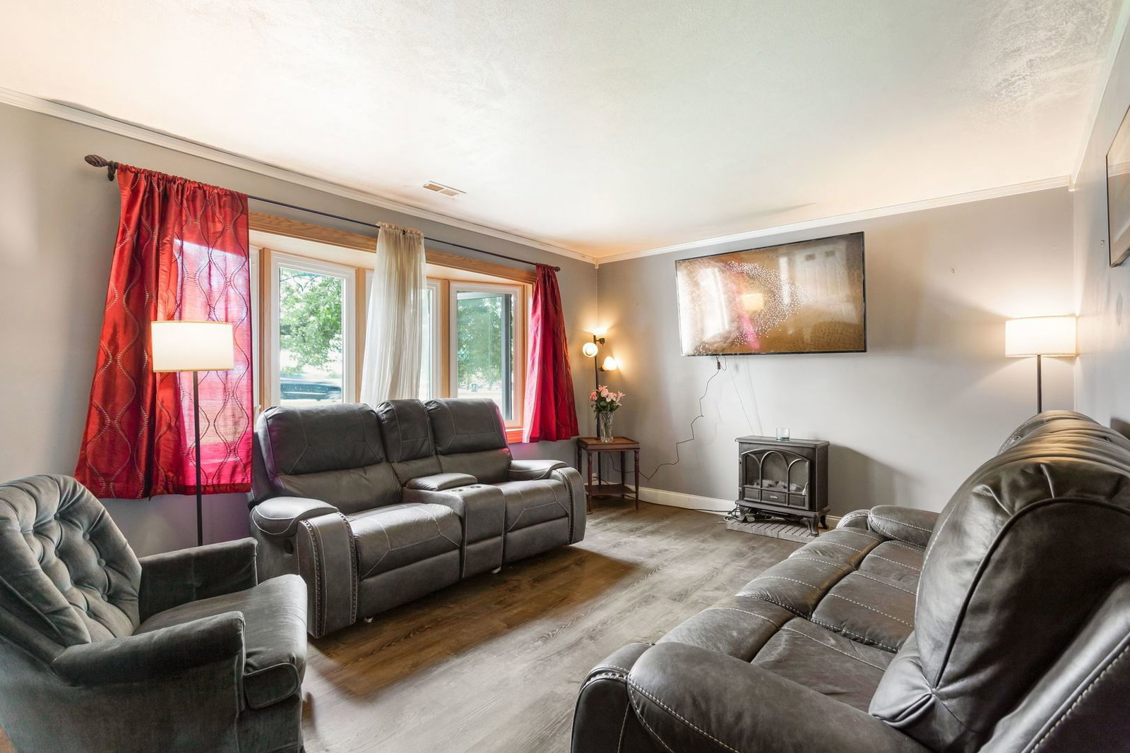 18830 Wolf Road, Mokena, IL 60448 — living view