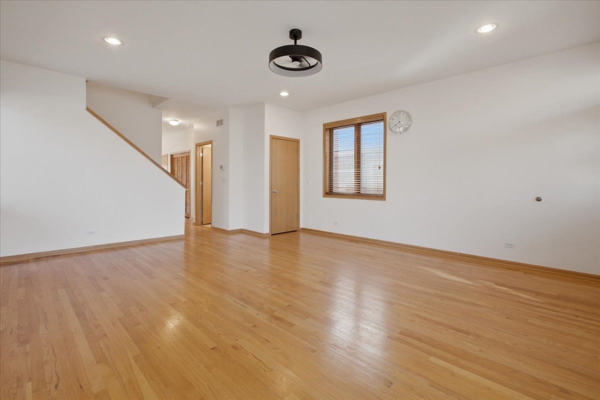 2911 S FARRELL Street, Chicago, IL 60608 — exterior view