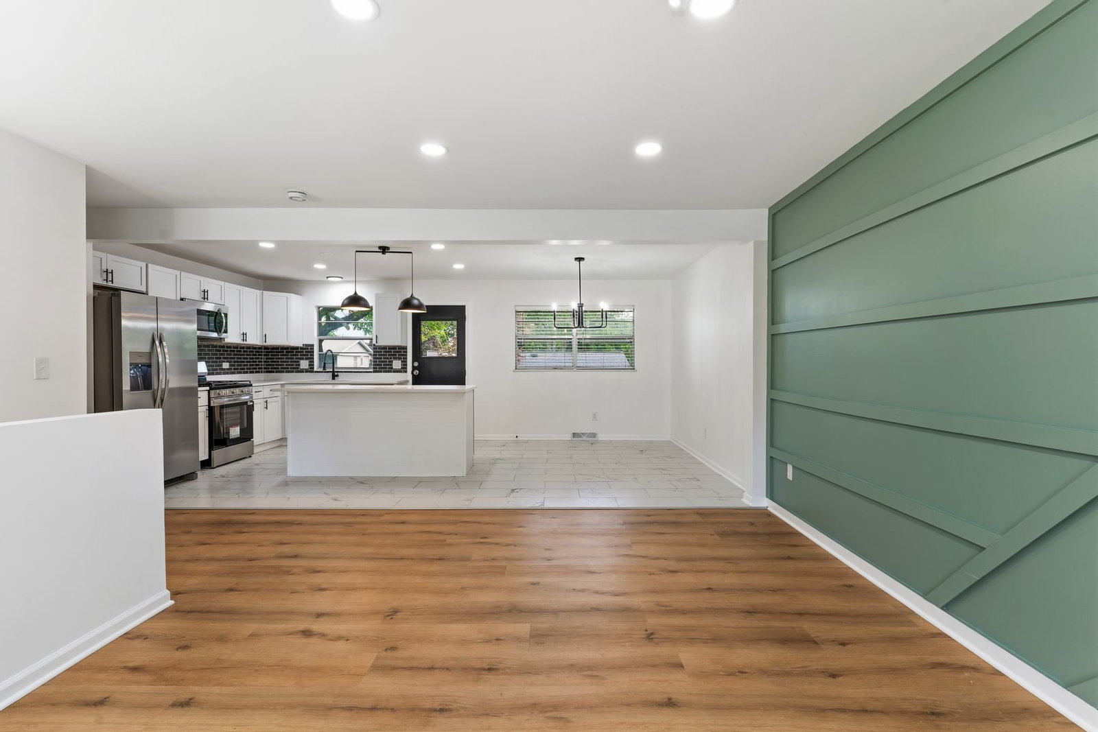 2151 Baker Street, Aurora, IL 60506 — kitchen view
