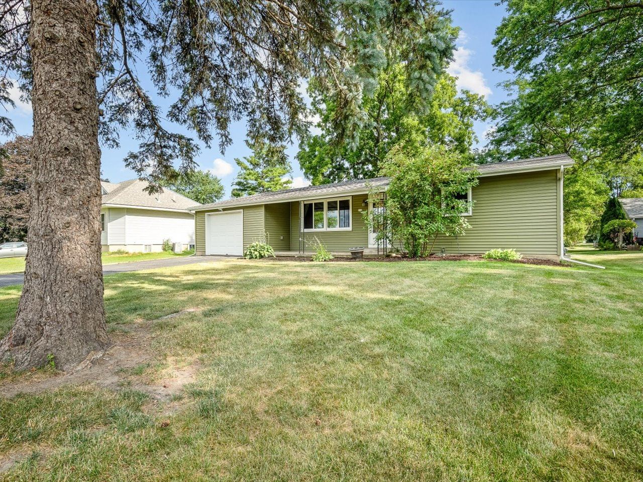 212 W North Street, Durand, IL 61024 — exterior view