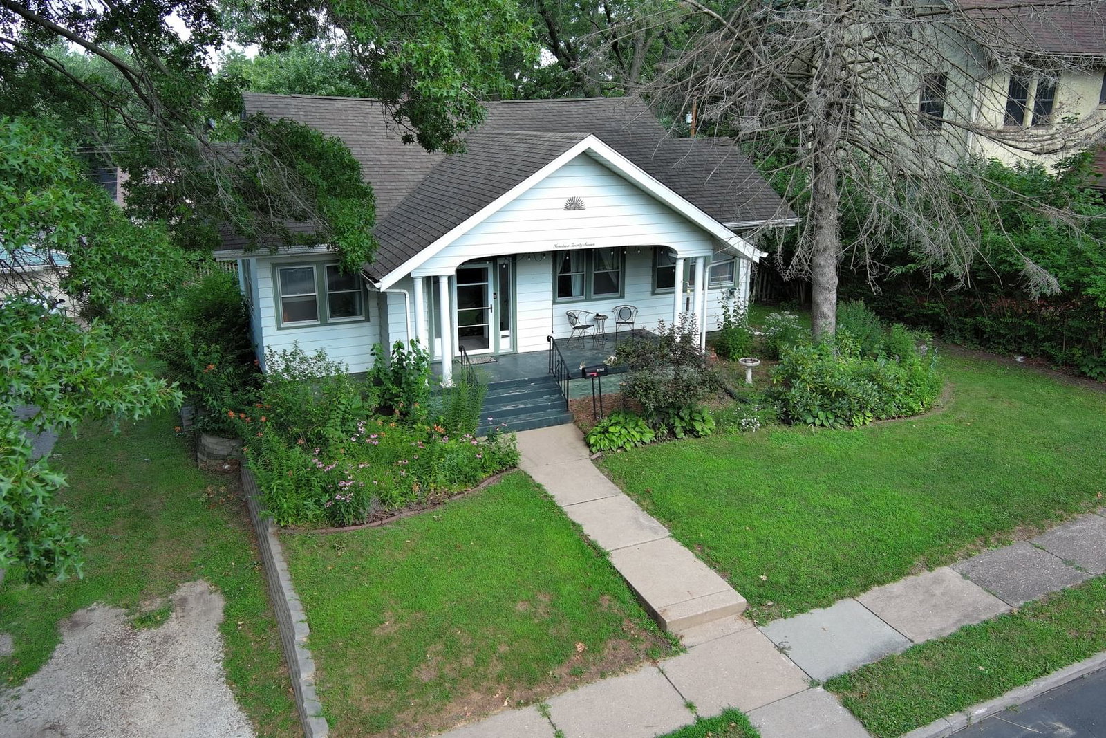1927 Tremont Avenue, Davenport, IA 52803 — exterior view