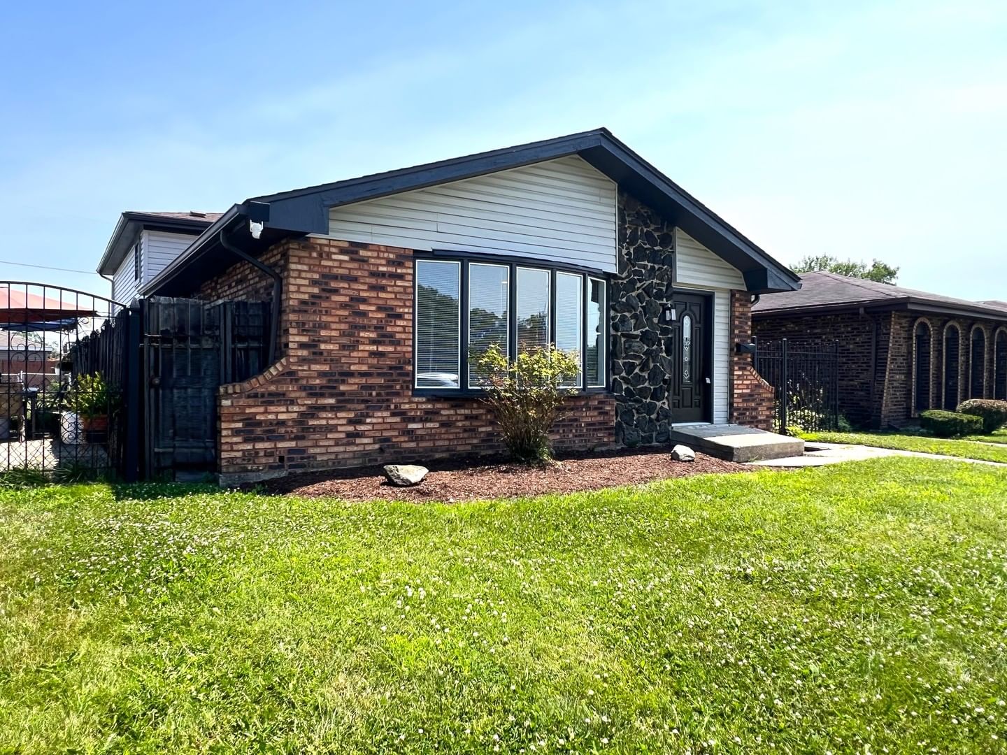 513 Superior Avenue, Calumet City, IL 60409 — exterior view