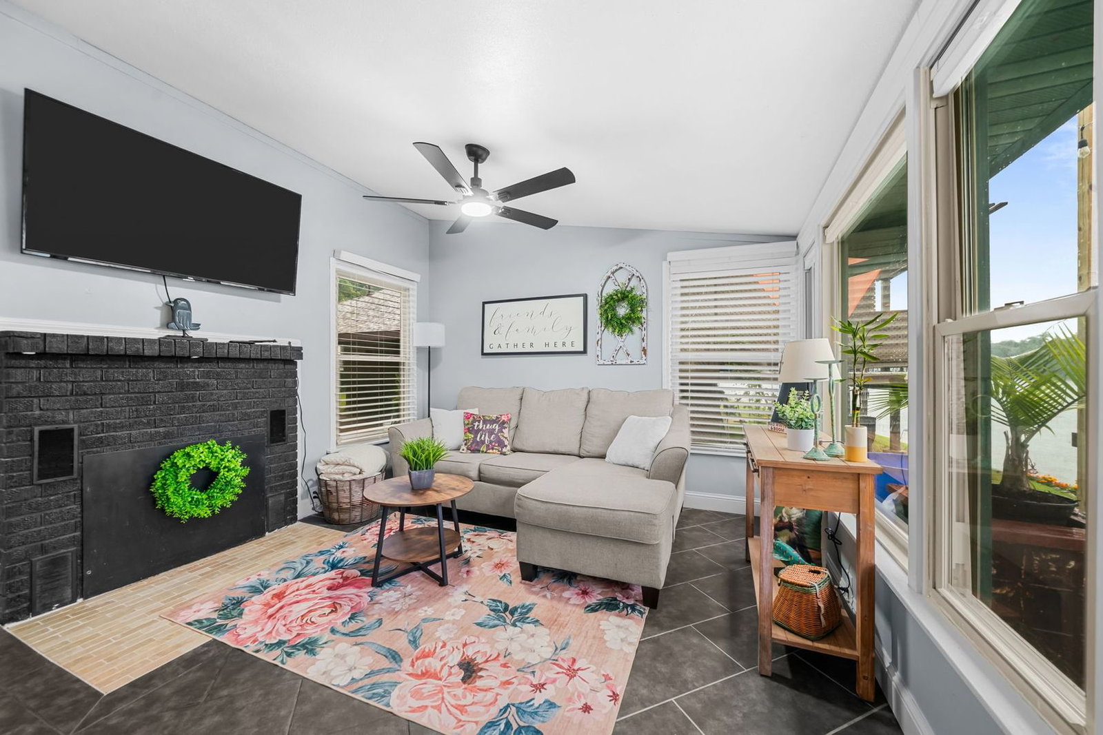 2763 S Brooks Island Road, Oregon, IL 61061 — kitchen view