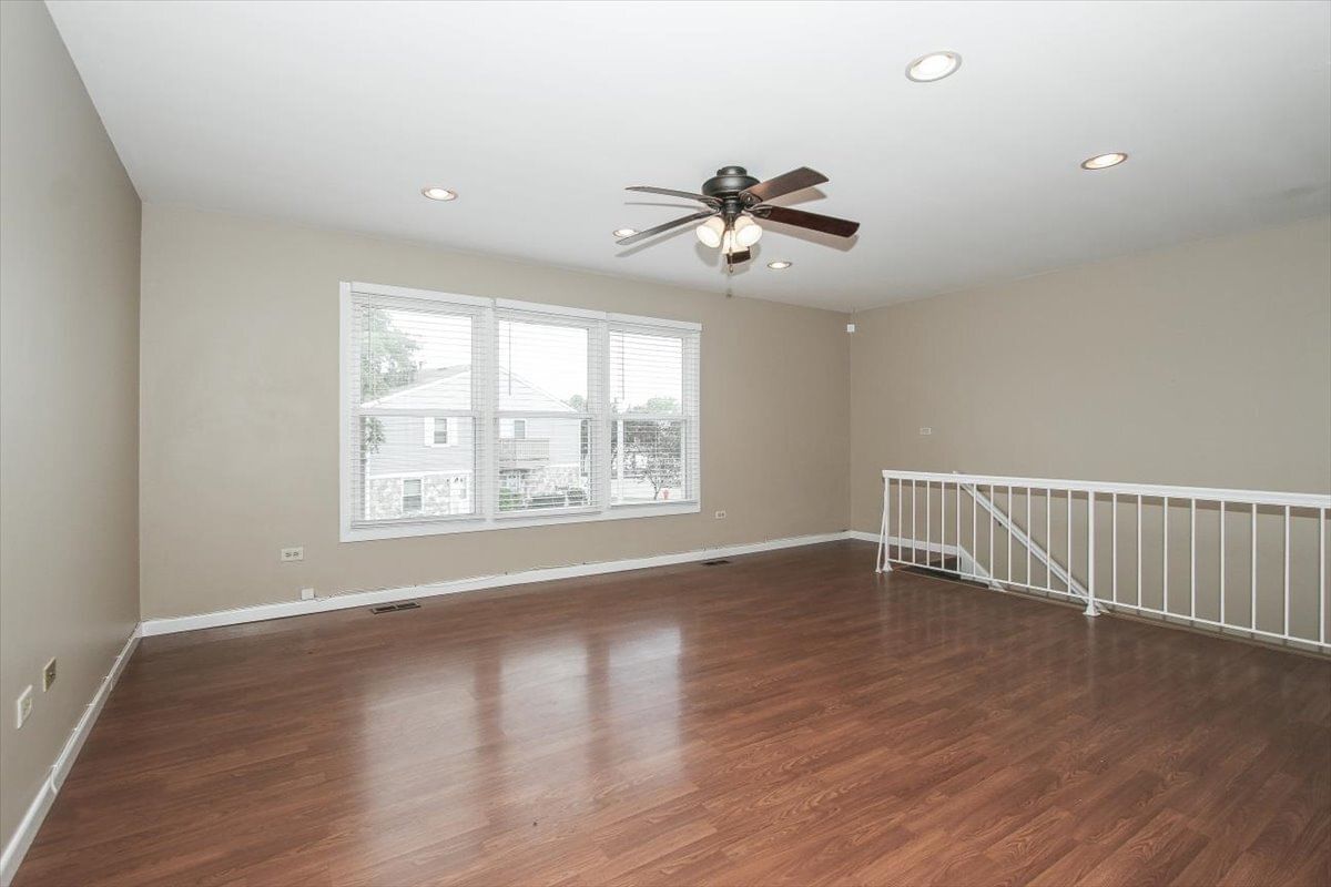 1063 HAMPTON Harbor #1063, Schaumburg, IL 60193 — kitchen view