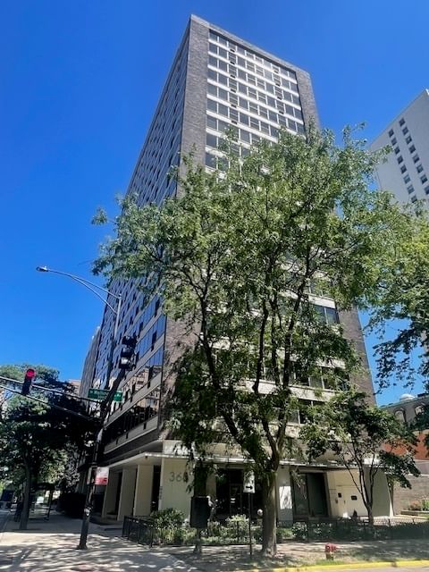 360 W WELLINGTON Avenue #13D, Chicago, IL 60657 — exterior front view