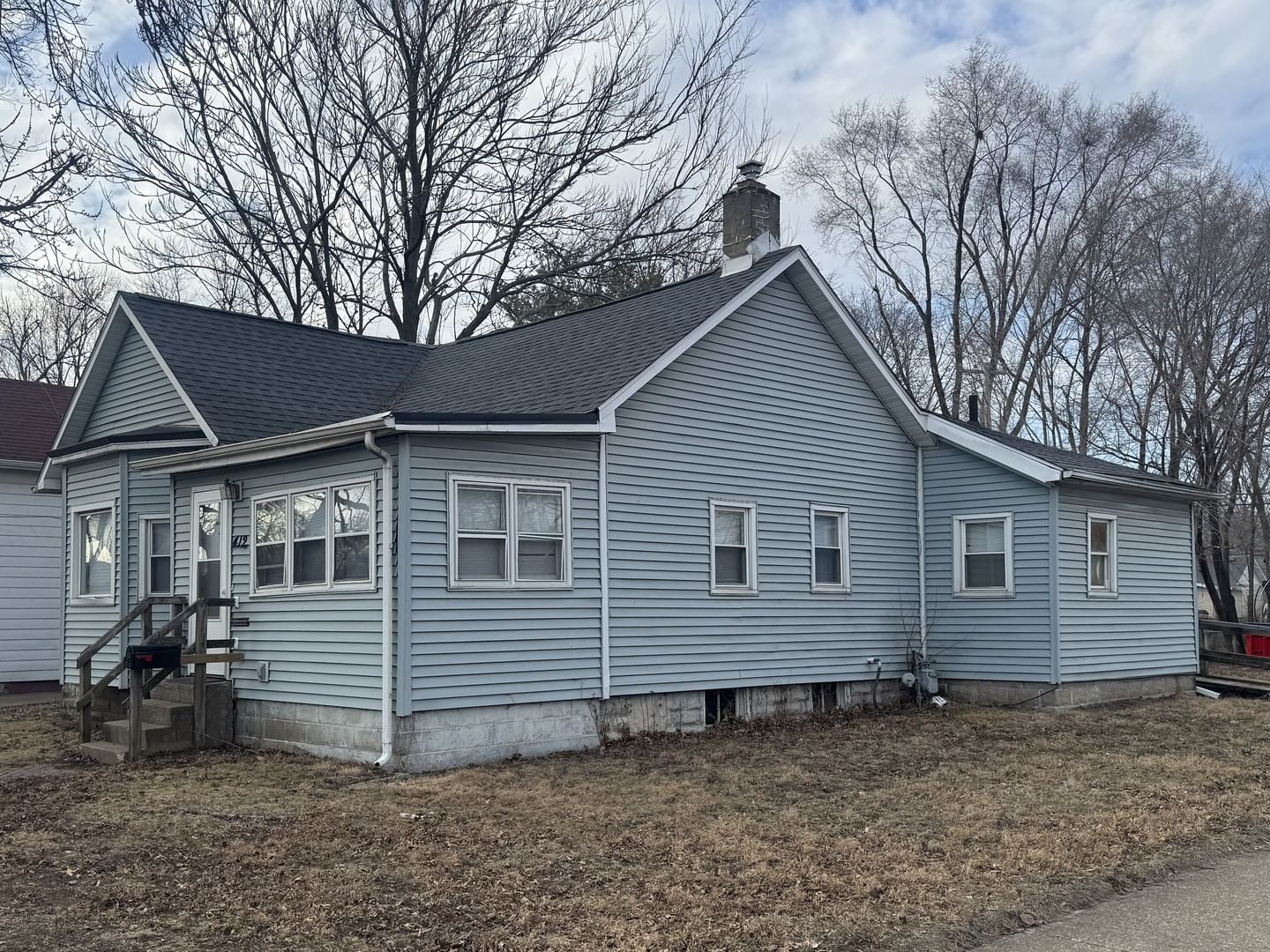 412 E Columbia Avenue, Champaign, IL 61820 — exterior view