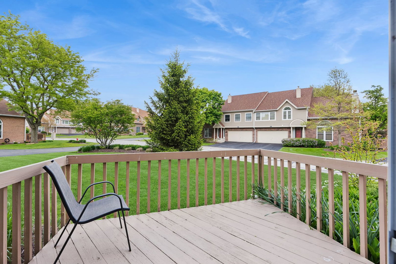 1505 Barrymore Drive #24-3, Darien, IL 60561 — kitchen view