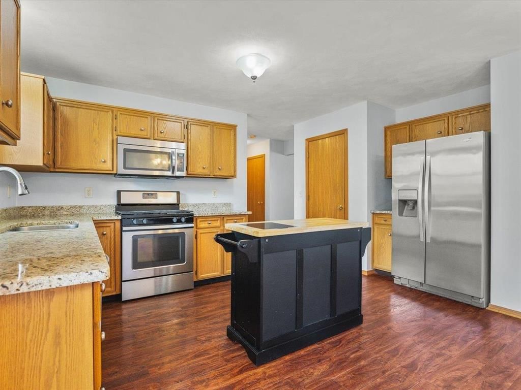 7426 Ashton Villa , Rockford, IL 61107 — kitchen view
