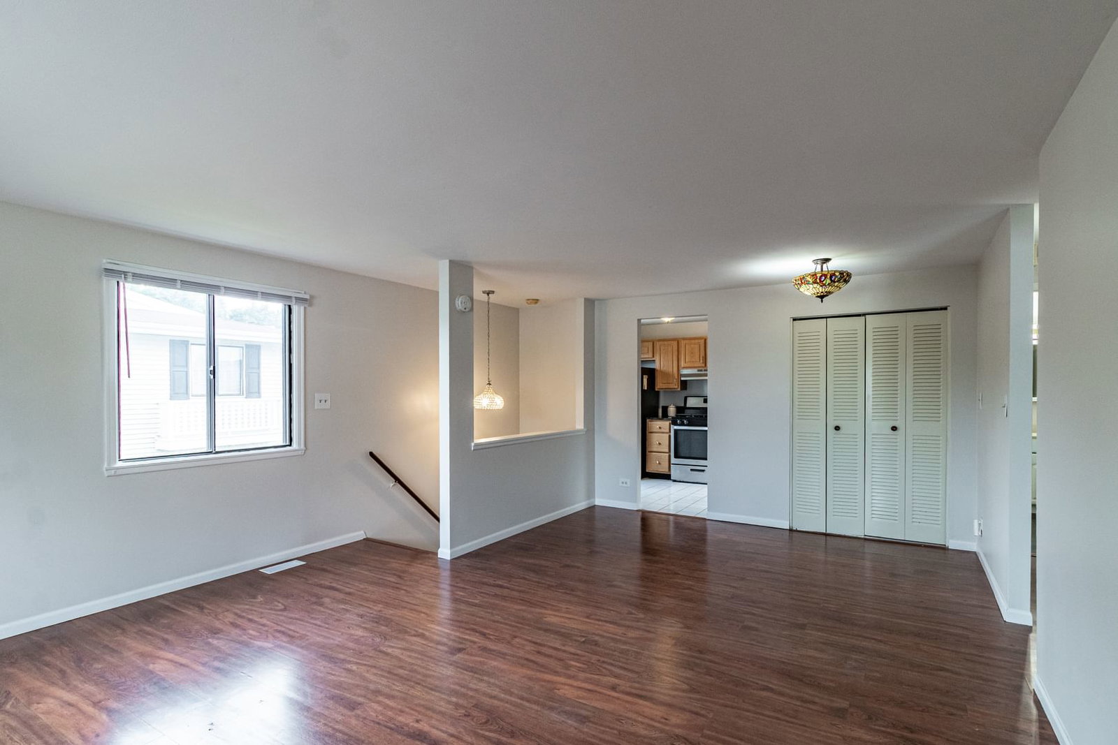 17 Dennis Court #773, Schaumburg, IL 60193 — living view