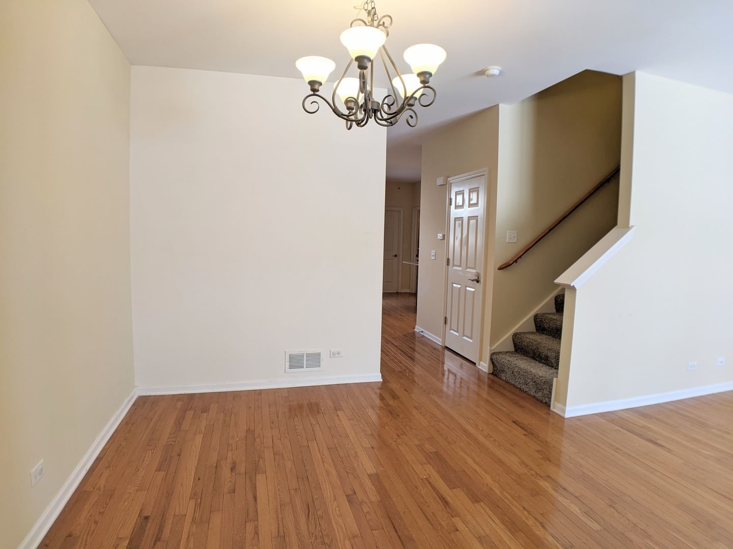 385 Bradbury Lane, Bartlett, IL 60103 — living view