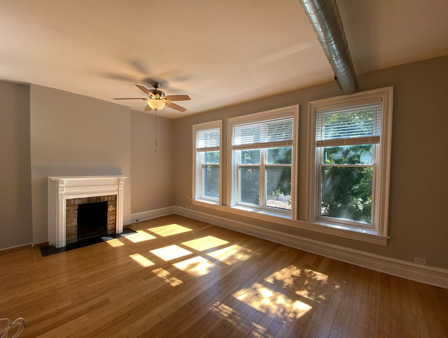 2719 N Pine Grove Avenue #301, Chicago, IL 60614 — exterior view