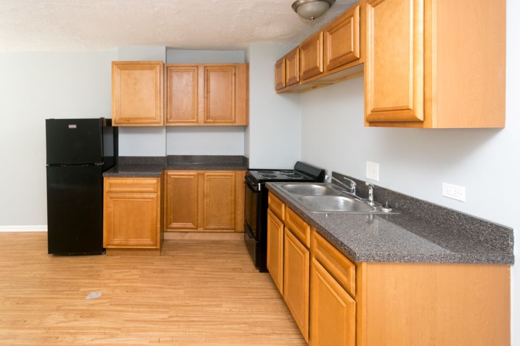 7333 N Ridge Boulevard #111, Chicago, IL 60645 — kitchen view