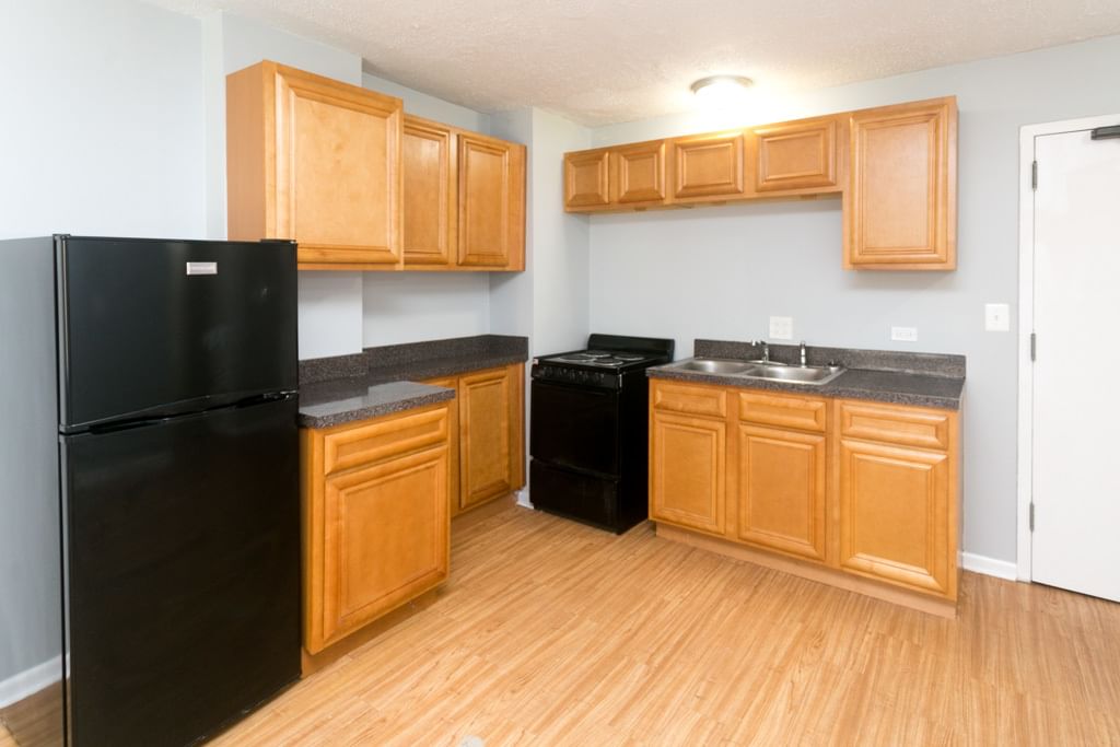 7333 N Ridge Boulevard #111, Chicago, IL 60645 — exterior view