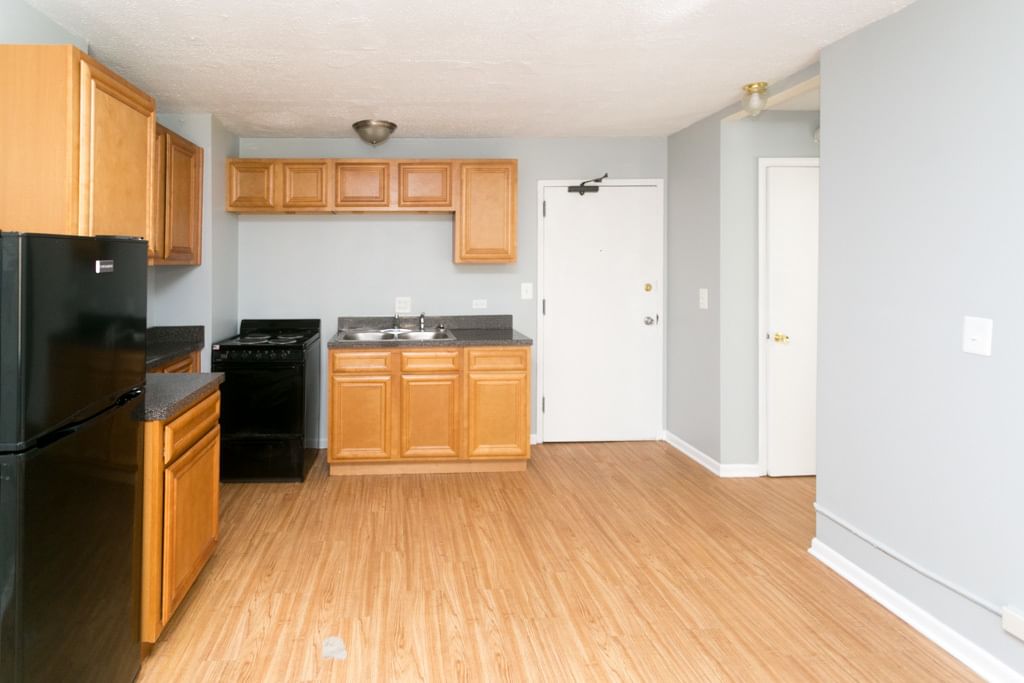 7333 N Ridge Boulevard #111, Chicago, IL 60645 — exterior view