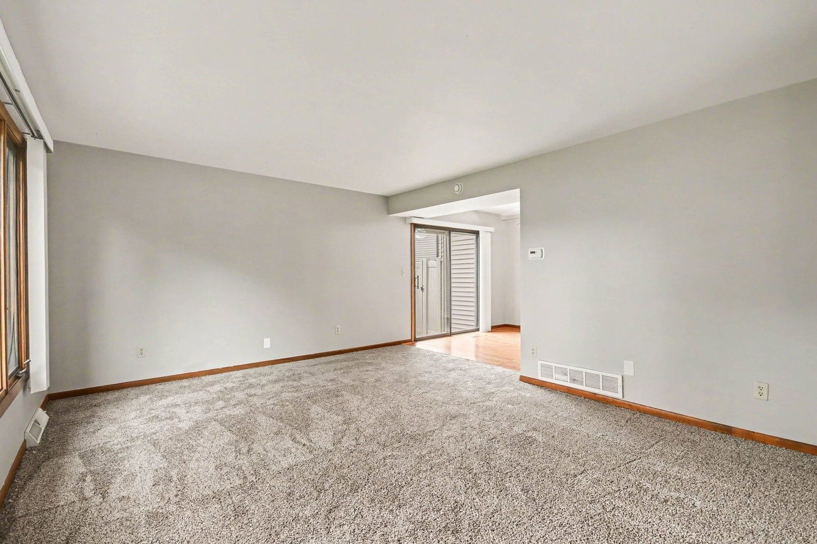 246 E Woodlawn Road, New Lenox, IL 60451 — kitchen view