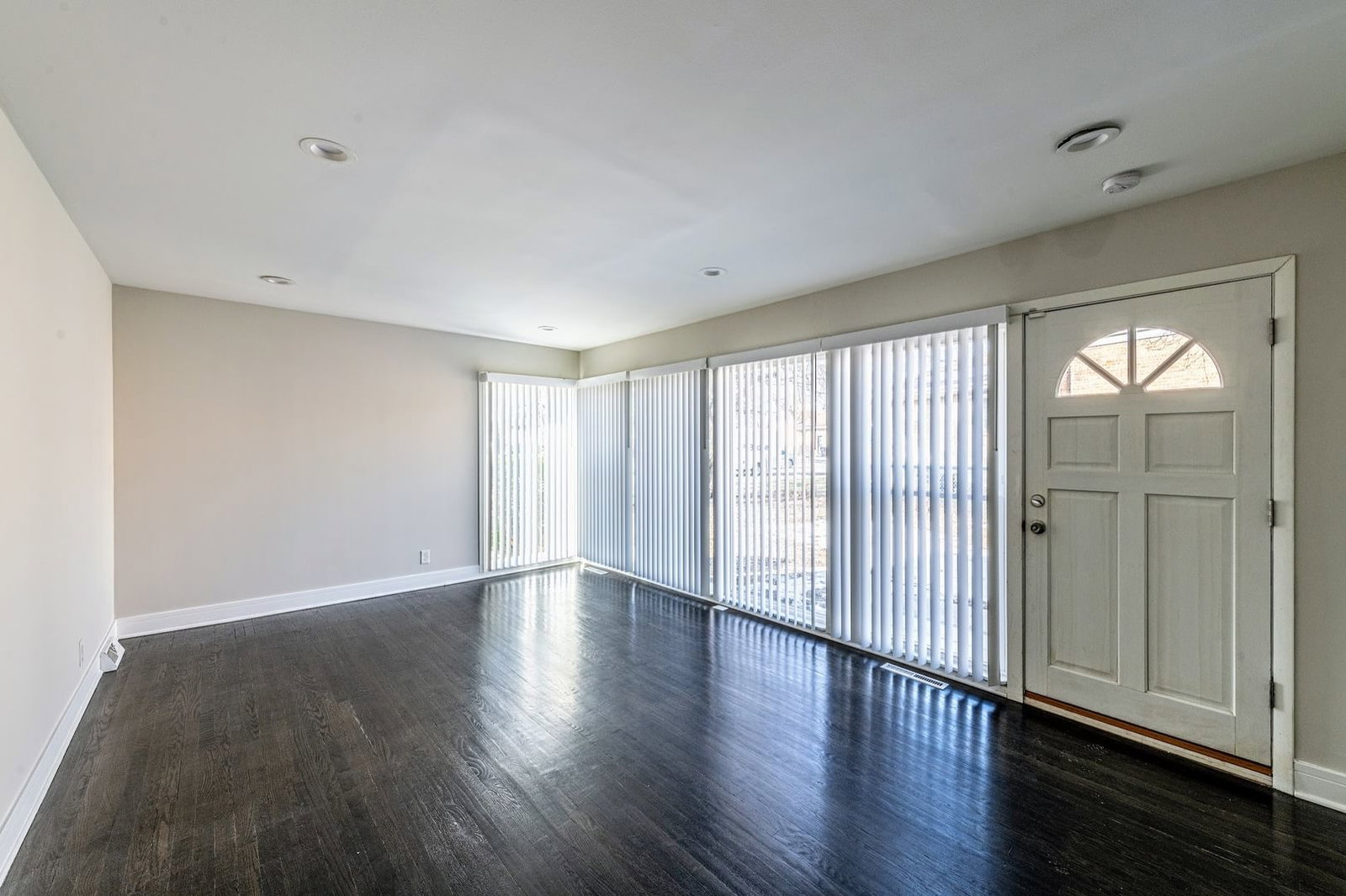 16039 Marion Drive, South Holland, IL 60473 — kitchen view