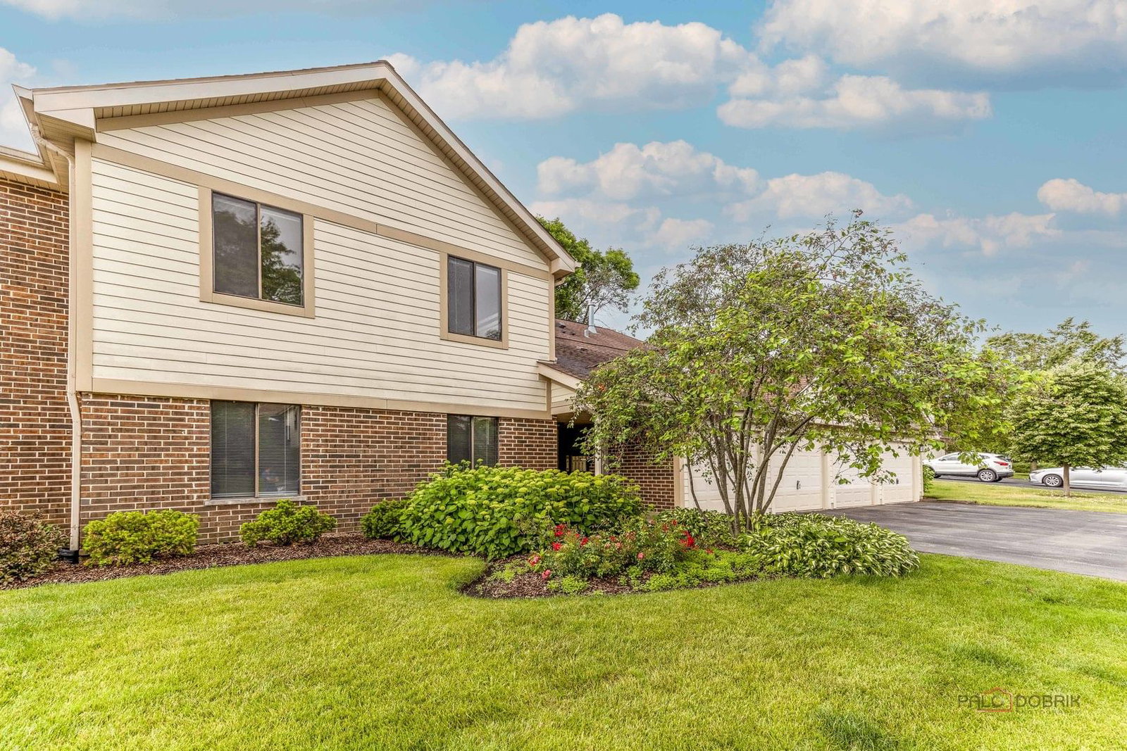 823 E Coach Road #6, Palatine, IL 60074 — exterior view