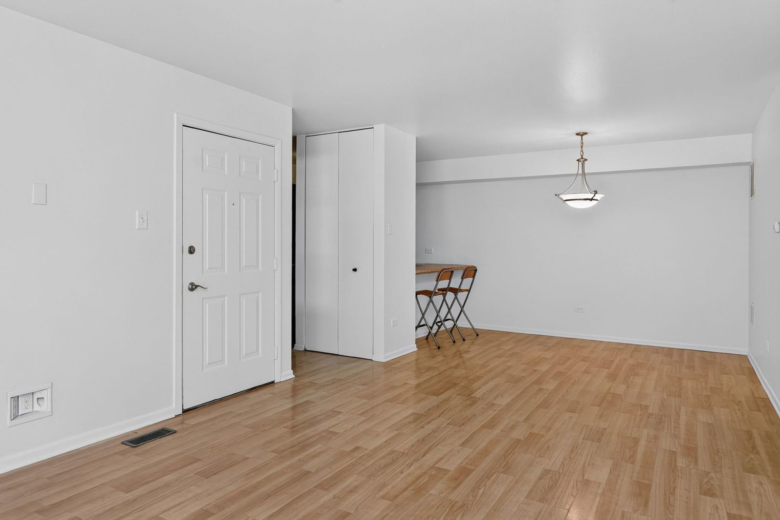 48 N Park Avenue #2, Lombard, IL 60148 — bedrooms view