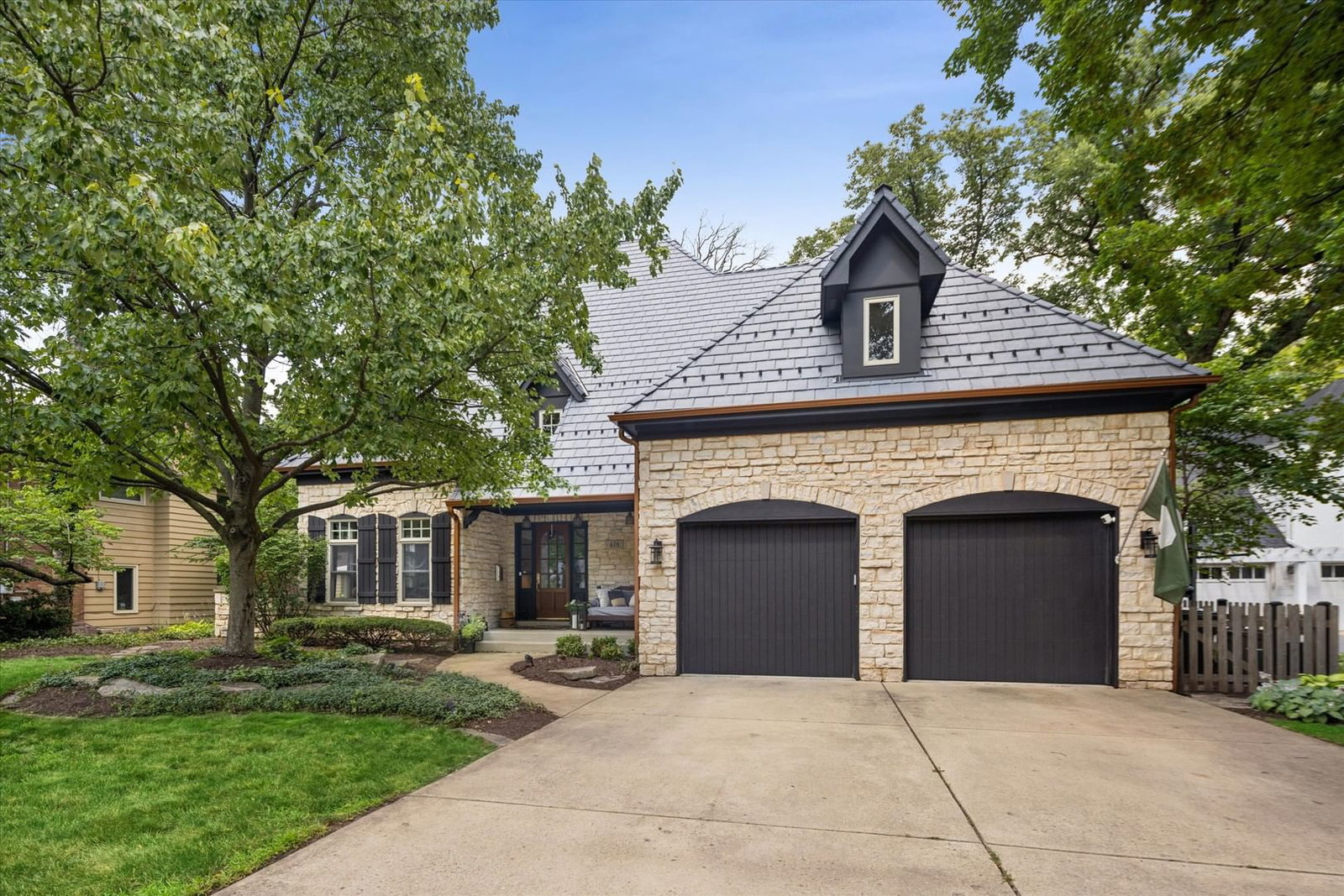 678 Oak Street, Glen Ellyn, IL 60137 — exterior view