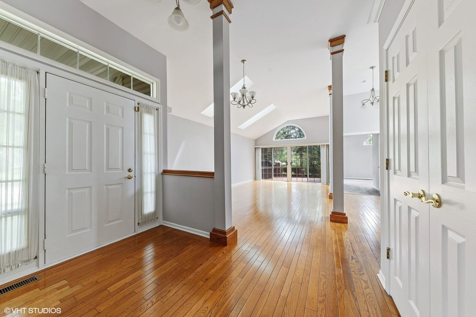 1908 N Evergreen Avenue, Arlington Heights, IL 60004 — exterior view