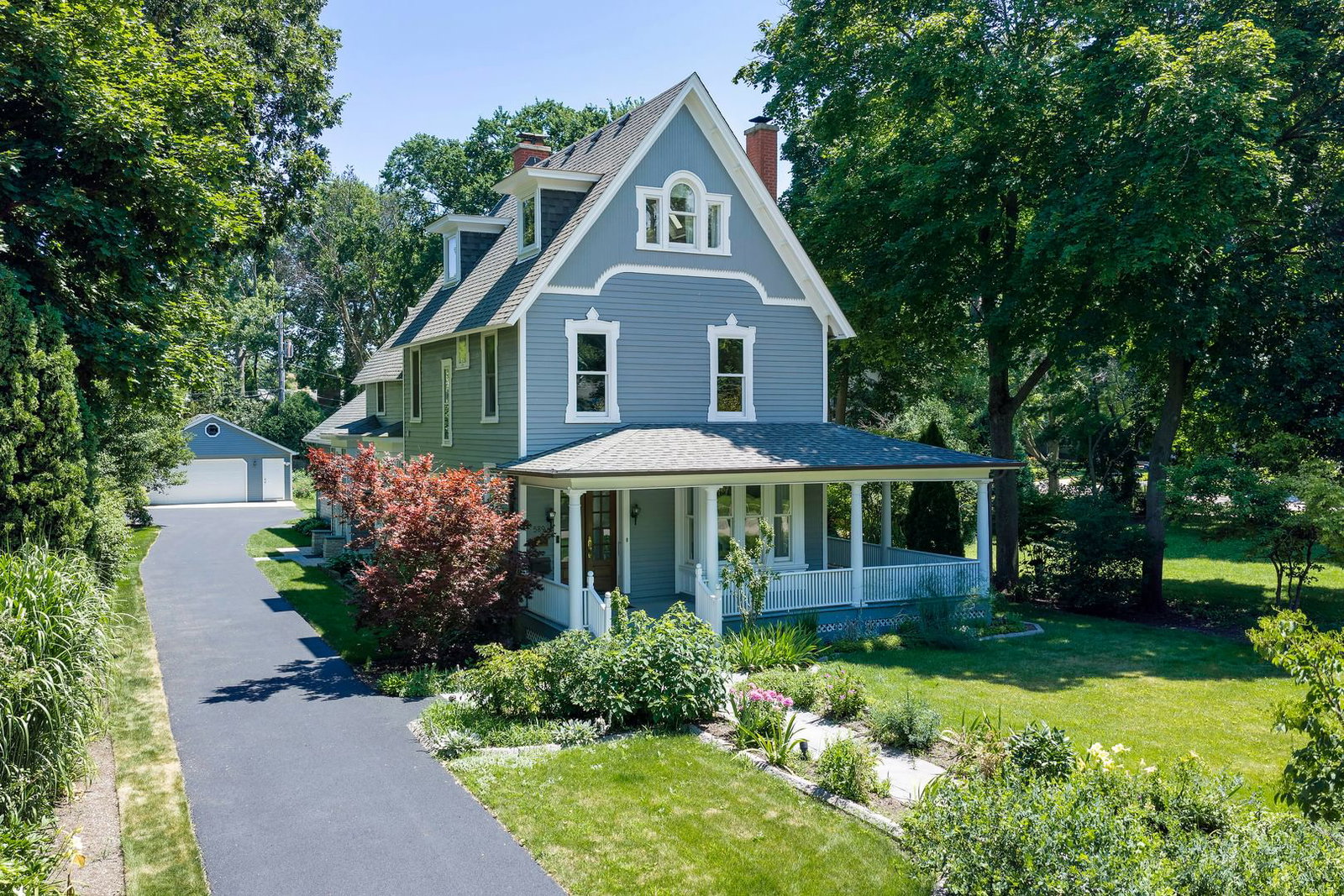 589 Vernon Avenue, Glencoe, IL 60022 — exterior view