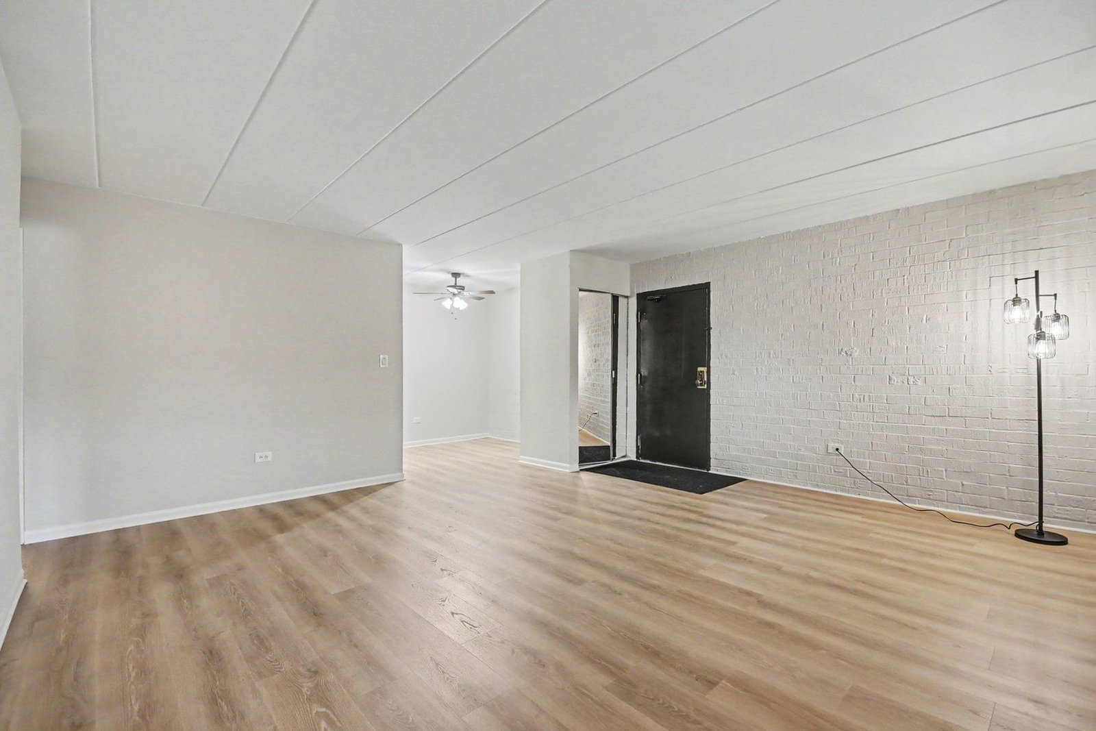 108 E BAILEY Road #B, Naperville, IL 60565 — exterior view