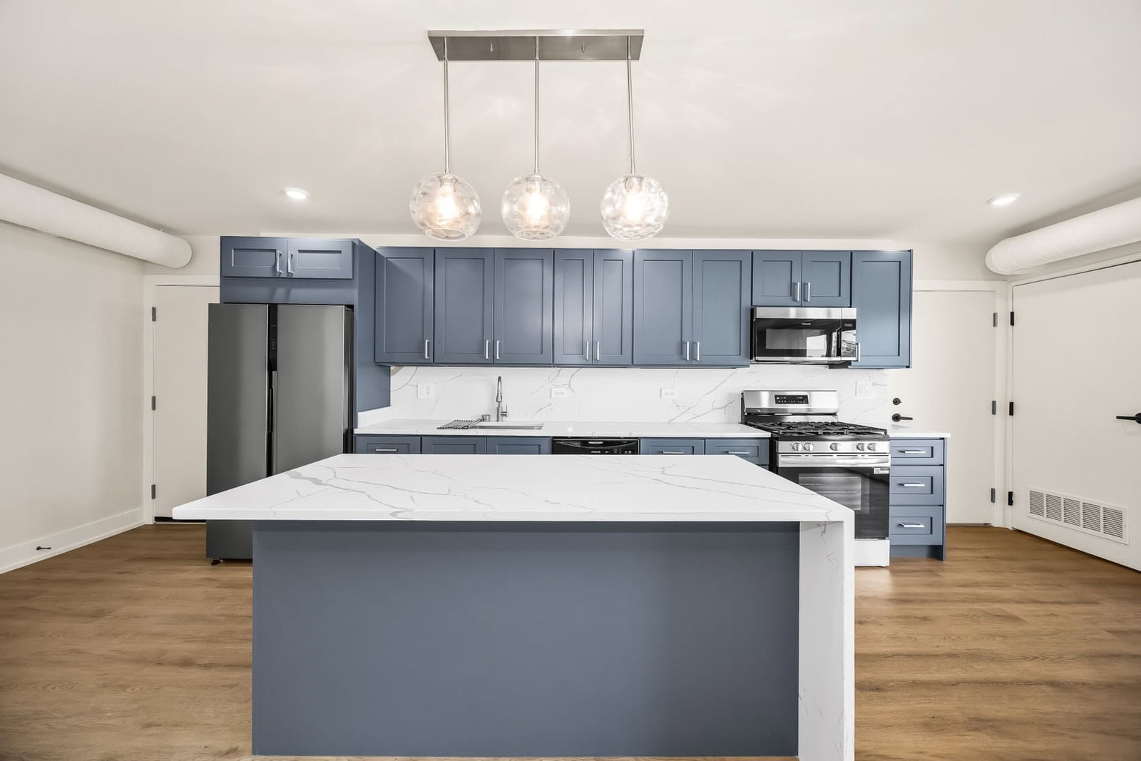 10205 Dearlove Road #102, Glenview, IL 60025 — living view